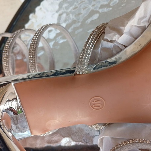 Sandals size 40 new, platform style