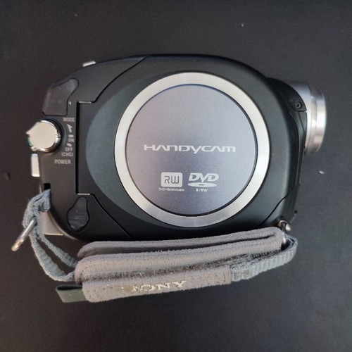 Sony DCR-DVD653E PAL DVD βιντεοκάμερα μεταχειρισμένη με 6 DVD-R δώρο