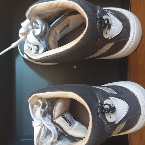 Puma athletic shoes size 37 like new, black and white