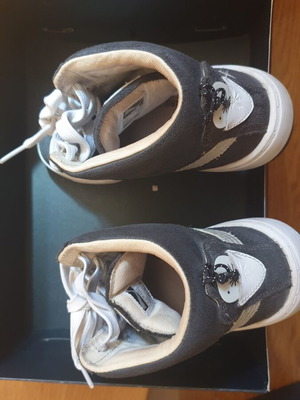 Puma athletic shoes size 37 like new, black and white