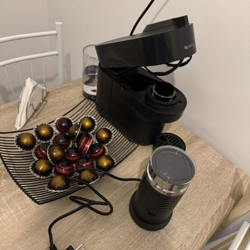 Nespresso Vertuo Pop coffee maker with Aeroccino 3 like new