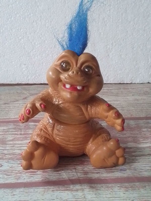 Φιγούρα Τρολ Troll Baby Dinosaur μεταχειρισμένη, ύψος 10 εκ.