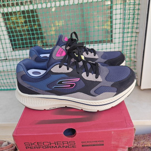 Skechers Go Run Consistent 2.0 Athletic Shoes new, size 38