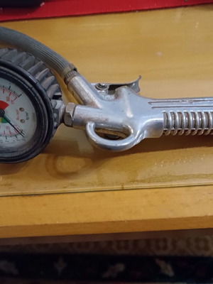 Πιστόλι αέρος μεταχειρισμένο αλουμινίου με μέτρηση πίεσης και φούσκωμα ελαστικών