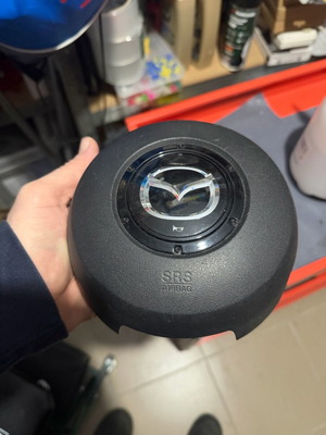 Mazda mx5 airbag used with one connector