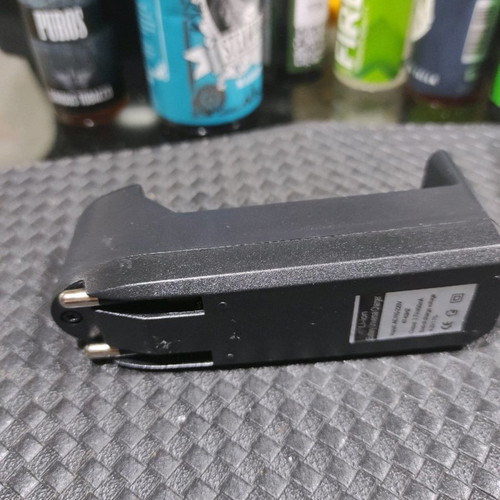 Foldable charger for 18650 batteries used