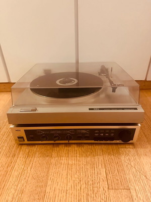 NEC sound system amplifier and turntable like new