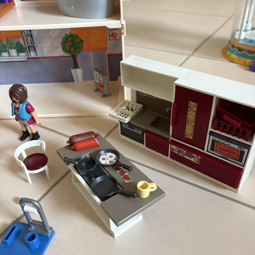 Playmobil modern dollhouse suitcase with furniture