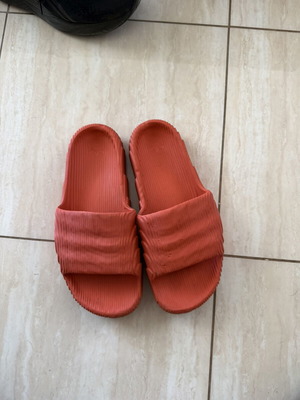 Adidas slides orange, like new, size 43