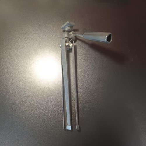 Telescope like new with sturdy construction and good material