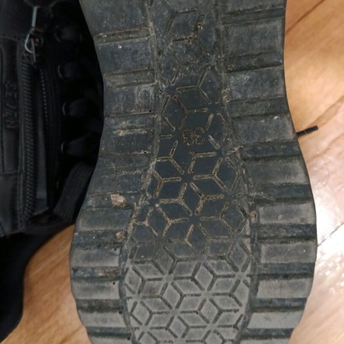 Seven women's shoes like new, size 38, black