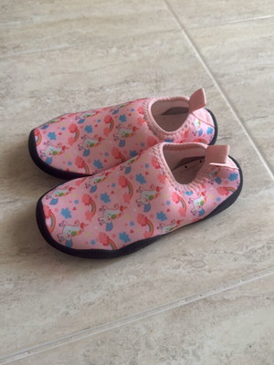 Water shoes used, size 28-29, pink with unicorns
