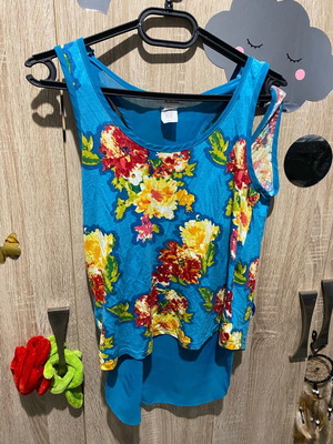 Blouse like new in sizes S and M