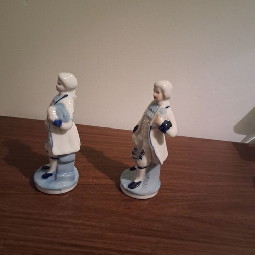 Vintage porcelain figurines set of 2 used, blue and white style