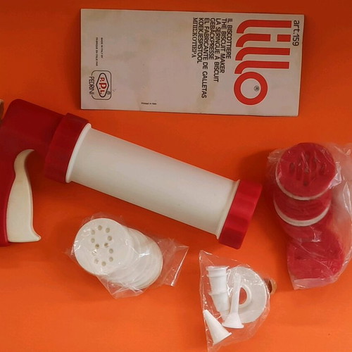 Italian biscuit maker used from the 1970s