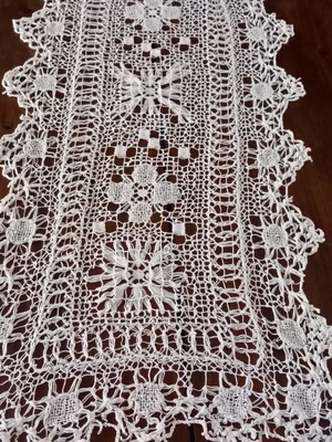 Table runner used, finely crocheted with thin thread, size 0.30-0.70