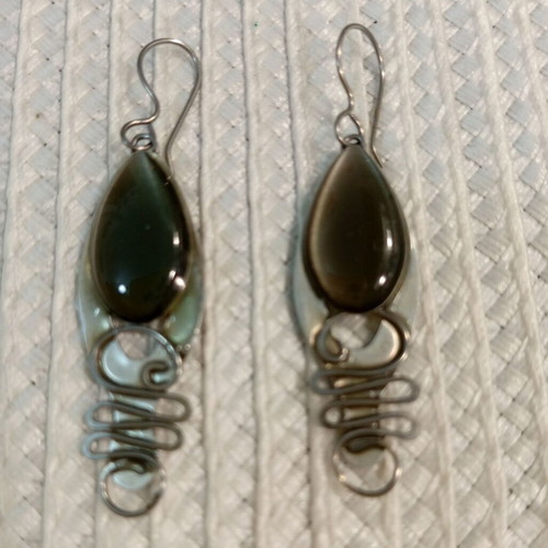 Boho style earrings like new with decorative twists