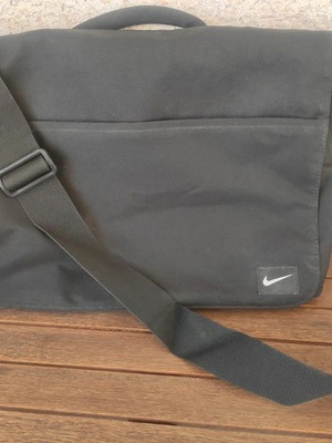 Nike Black Messenger Bag used, crossbody laptop work bag