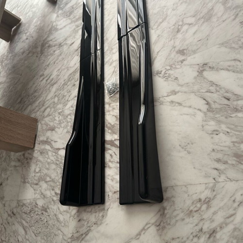 Universal car side skirts new, 2 pairs with screws