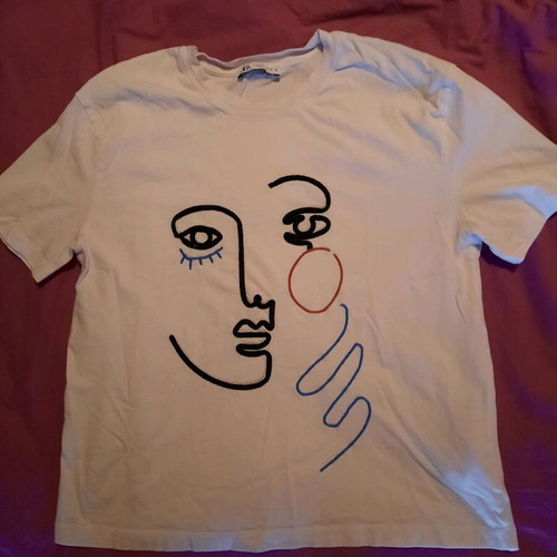 Zara t shirt with embossed designs like new, size S
