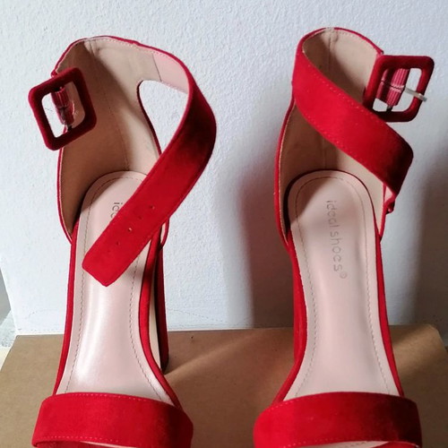 Ideal Shoes red platform sandals size 36