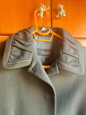 Rococo black coat like new, long