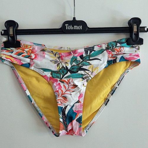 Bikini bottom, size Small, floral pattern