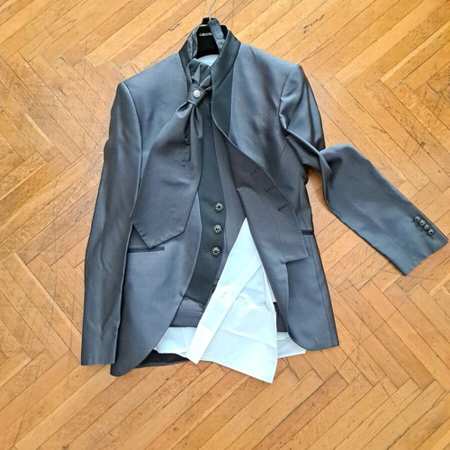 Italian Carlo Pignatelli groom suit like new with shirt, tie and belt
