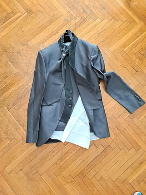 Italian Carlo Pignatelli groom suit like new with shirt, tie and belt