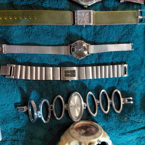 Lot of 45 wristwatches used, unisex, including Adidas and more