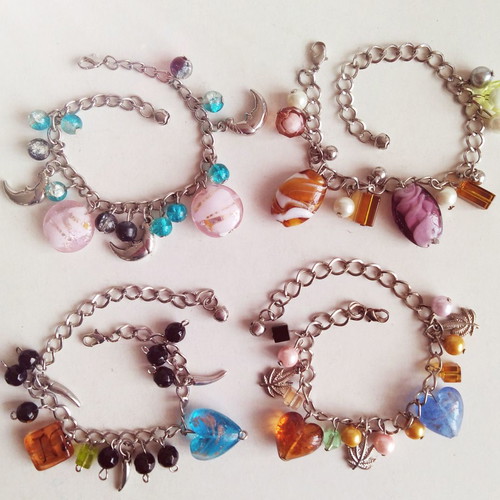 Chain and bead bracelets used, pack of 4