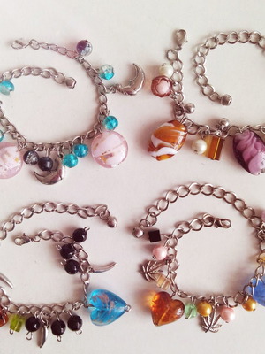 Chain and bead bracelets used, pack of 4