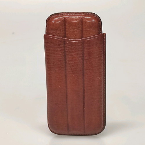 Leather cigar case for 3 cigars like new