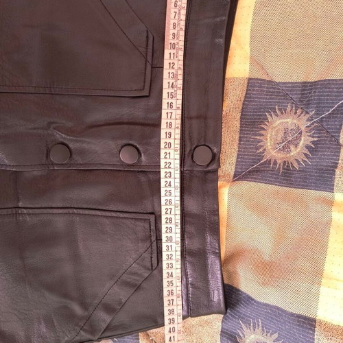 Skirt made of synthetic leather like new, black