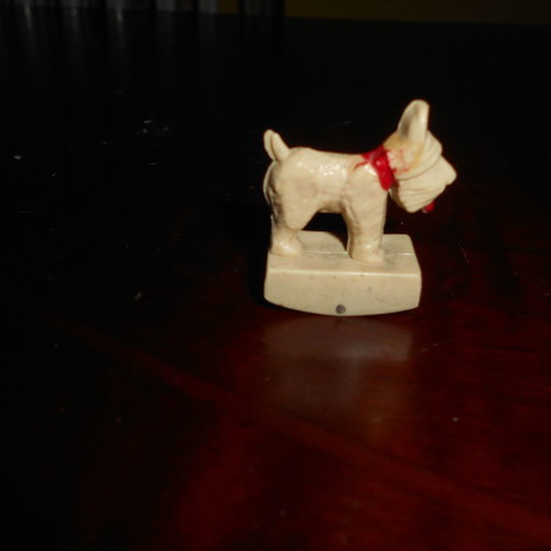 Tintin ''Milou'' old miniature on metal base used