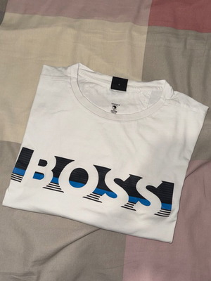 Boss T-shirt σαν καινούργιο, άσπρο, μεγέθη M και L
