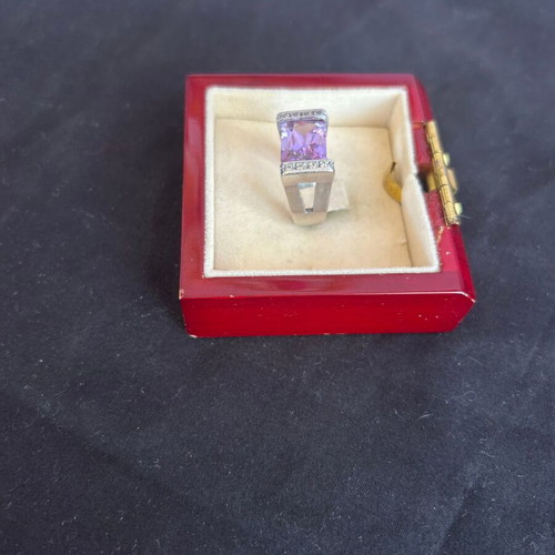 Silver 925 ring with purple stone used