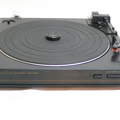JVC AL-E1 turntable used with Ortofon S Stylus for vinyl records