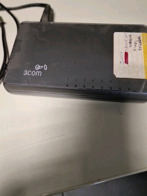3Com switch 8-port network used