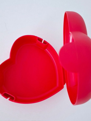 Tupperware red heart new