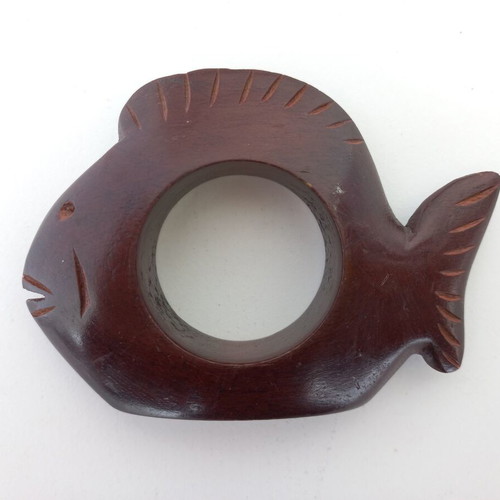 Set of 12 wooden napkin rings like new