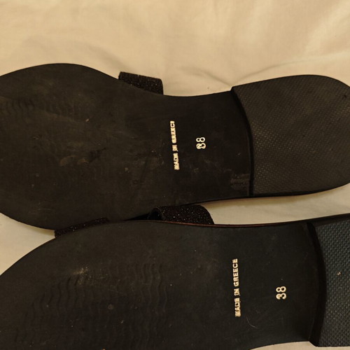 Women's black leather sandals like new