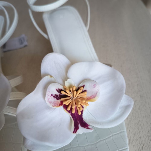 Bershka white sandals size 38, heel height 5.5 cm