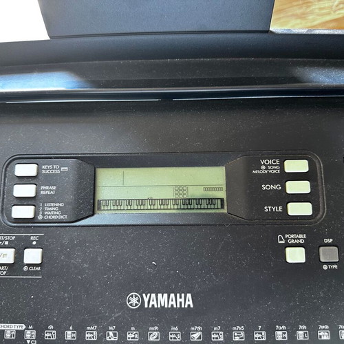 Yamaha PSR-E373 keyboard with stand and music rest