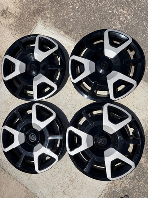 Γνήσια τάσια Mazda 15” σαν καινούργια, σετ 4
