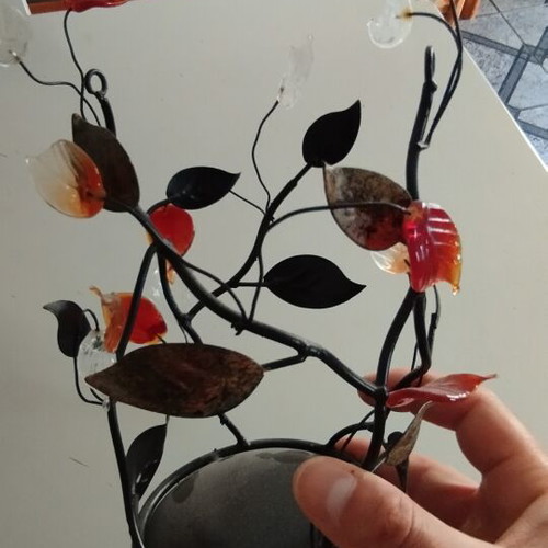 Decorative tealight candle holder with leaves like new