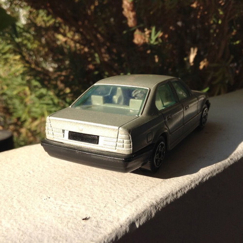 BMW 535i 1/43 model car by Burago
