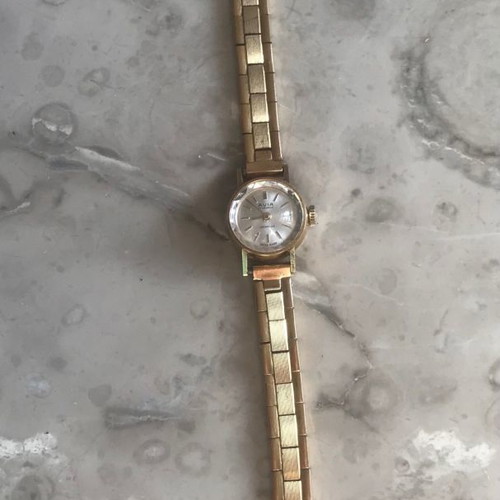 Avia vintage 18k gold women's watch used