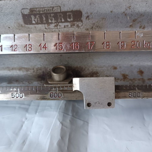Mikro scale with 2 drams used, made in Germany