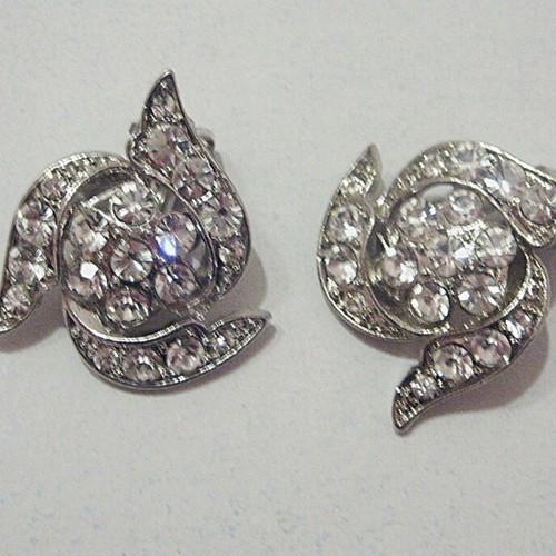 Clip-on earrings new, silver with small strass